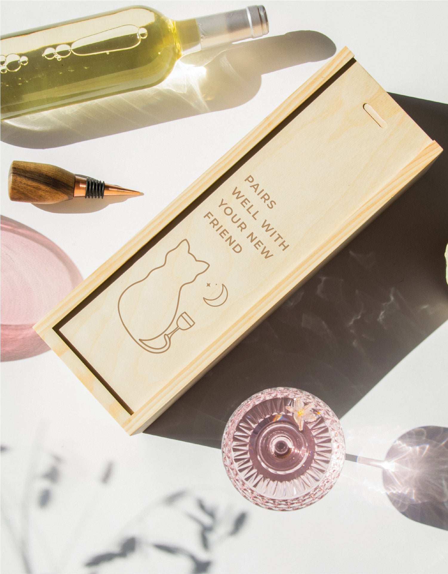 PAIRS WELL WITH YOUR NEW FRIEND CAT (FR)