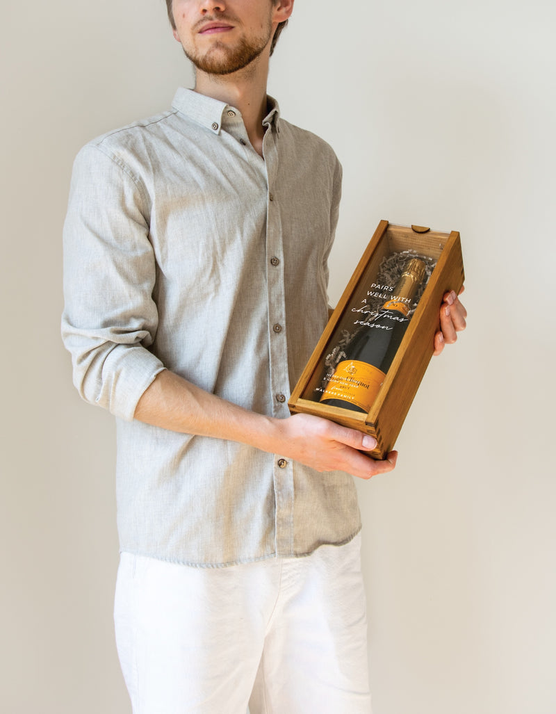 PAIRS WELL WITH CHRISTMAS (FR)